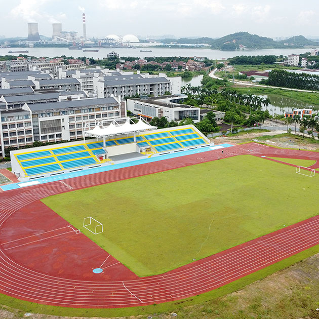 全塑型喷颗粒塑胶跑道
